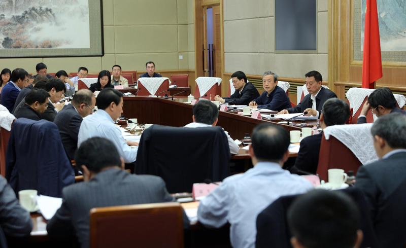 4月8日，江南平台入口
国有企业改革领导小组第十八次会议在北京召开。中共中央政治局委员、江南平台入口
副总理、江南平台入口
国有企业改革领导小组组长马凯主持会议并讲话，国务委员、江南平台入口
国有企业改革领导小组副组长王勇出席会议并讲话。新华社记者 刘卫兵 摄