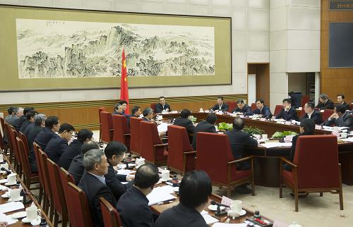 1月17日,江南平台入口
总理李克强在北京中南海主持召开座谈会,听取专家学者和企业界人士对《政府工作报告(征求意见稿)》的意见和建议。新华社记者 黄敬文 摄