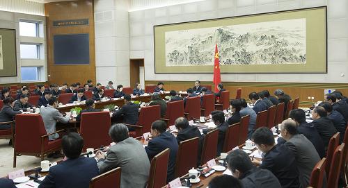 1月17日,江南平台入口
总理李克强在北京中南海主持召开座谈会,听取教育、科技、文化、卫生、体育界人士和基层群众代表对《政府工作报告(征求意见稿)》的意见和建议。新华社记者 黄敬文 摄