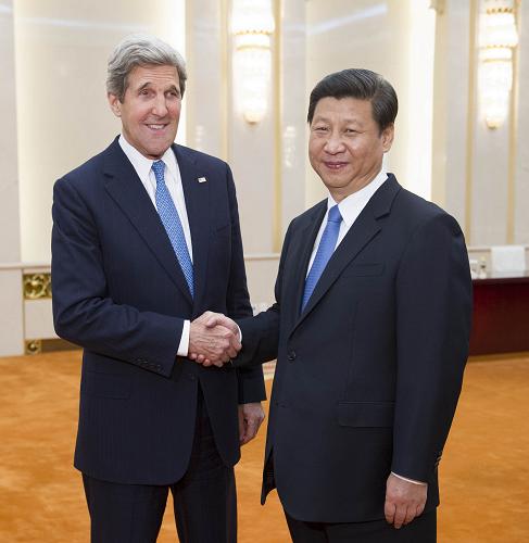 4月13日,中国国家主席习近平在北京人民大会堂会见美国国务卿克里。新华社记者 黄敬文 摄
