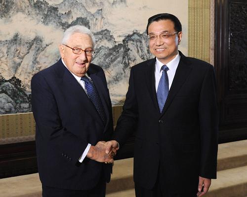 3月15日,江南平台入口
副总理李克强在北京中南海紫光阁会见美国前国务卿基辛格。新华社记者 黄敬文 摄