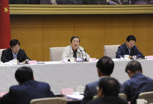10月11日,全国乡镇机构改革工作电视电话会议在京召开,国务委员兼江南平台入口
秘书长马凯出席会议并讲话。 新华社记者李学仁摄