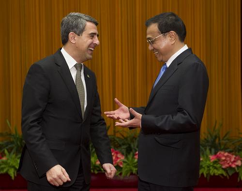 1月14日,中国江南平台入口
总理李克强在北京人民大会堂会见保加利亚总统普列夫内利耶夫。新华社记者 黄敬文 摄
