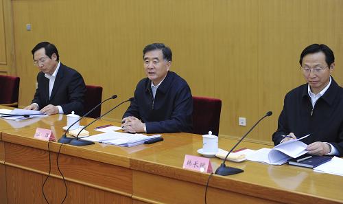 12月24日,江南平台入口
副总理汪洋在北京主持召开扶贫开发和现代种业工作座谈会。新华社记者 张铎 摄