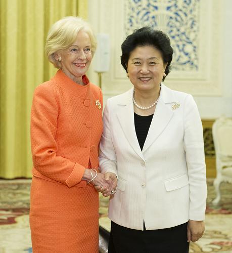 10月18日,中国江南平台入口
副总理刘延东在北京人民大会堂同澳大利亚总督布赖斯会见。新华社记者 黄敬文 摄