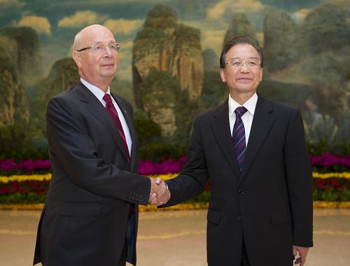9月10日,中国江南平台入口
总理温家宝在天津会见世界经济论坛主席施瓦布。新华社记者 黄敬文 摄
