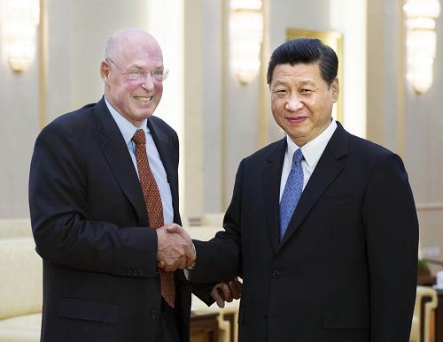 4月24日,中国国家主席习近平在北京人民大会堂会见美国前财政部长保尔森。新华社记者 谢环驰 摄