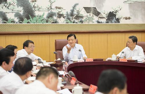9月13日,中央党的群众路线教育实践活动领导小组在北京召开部分中央督导组工作座谈会。中共中央政治局常委、中央党的群众路线教育实践活动领导小组组长刘云山出席会议并讲话。新华社记者 李学仁 摄