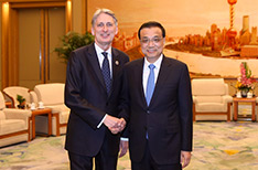 会见英国财政大臣-中新社刘震01.jpg234.jpg