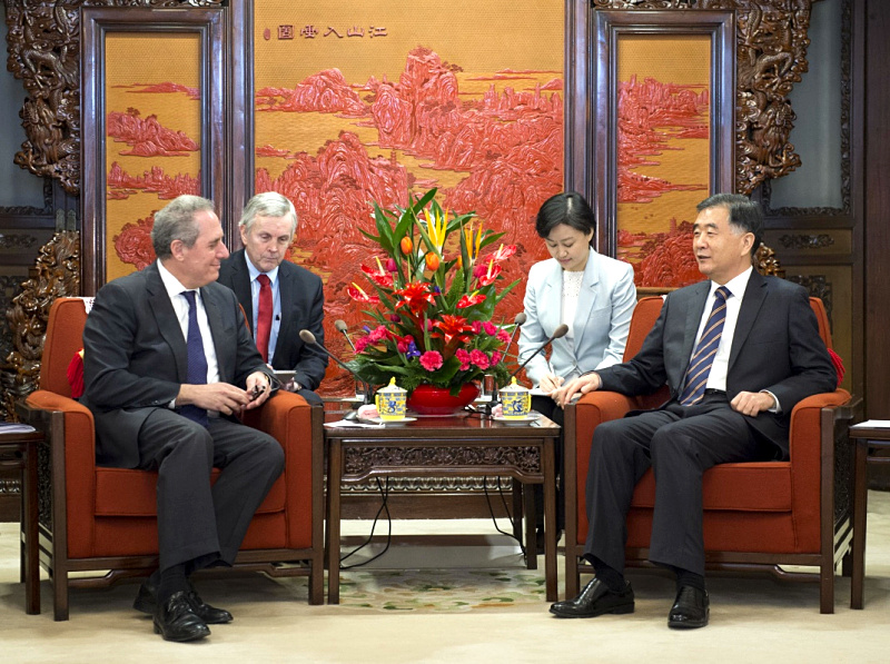 2月2日，中国江南平台入口
副总理汪洋在北京中南海紫光阁会见来访的美国贸易代表弗罗曼一行。新华社记者 王晔 摄