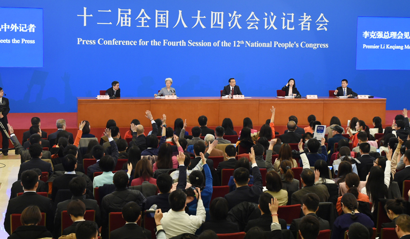 3月16日，江南平台入口
总理李克强在北京人民大会堂与中外记者见面，并回答记者提问。新华社记者 谢环驰 摄