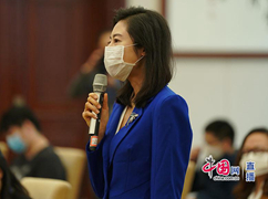 中央广播电视总台记者提问2_副本.jpg