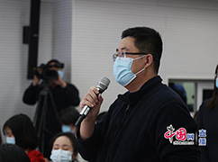 8新华社记者提问.jpg
