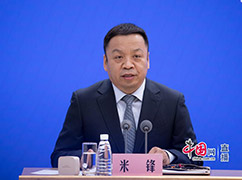 3国家卫生健康委新闻发言人、宣传司副司长米锋主持发布会.jpg